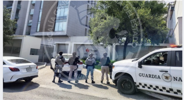 Catean residencia en San Pedro por lavado y aseguran autos de lujo